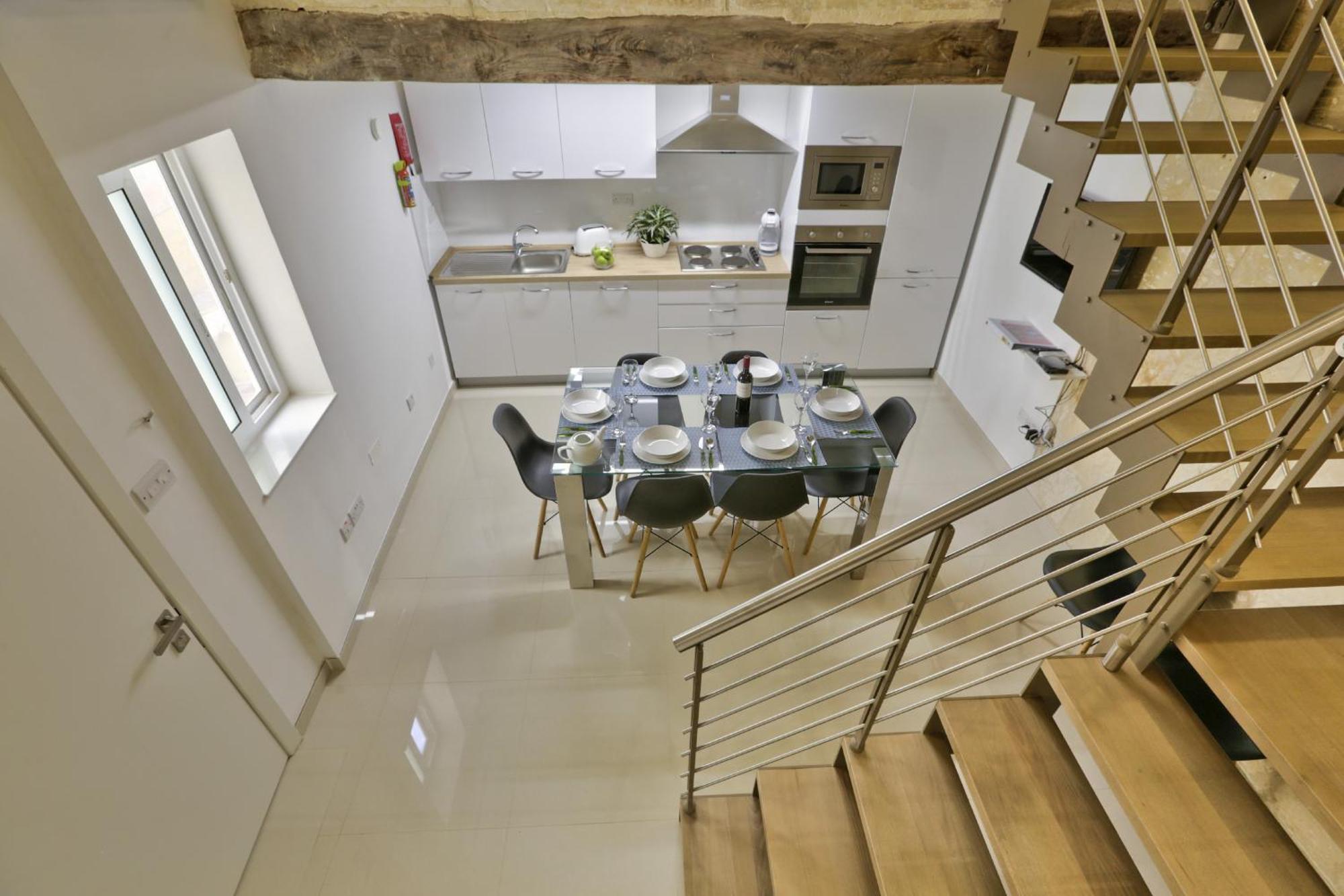 Exquisite 3-Bedroom Duplex Penthouse With Jacuzzi In Valletta Centre Esterno foto