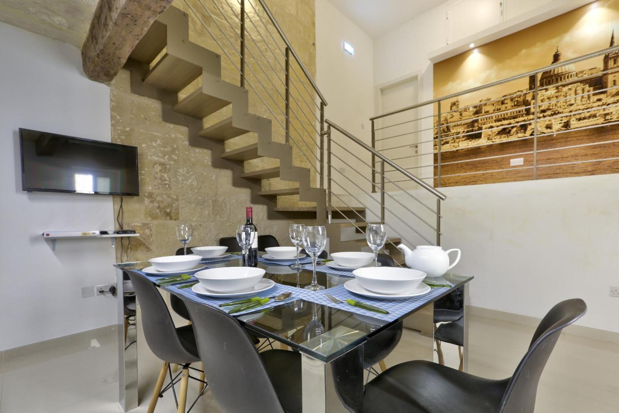 Exquisite 3-Bedroom Duplex Penthouse With Jacuzzi In Valletta Centre Esterno foto