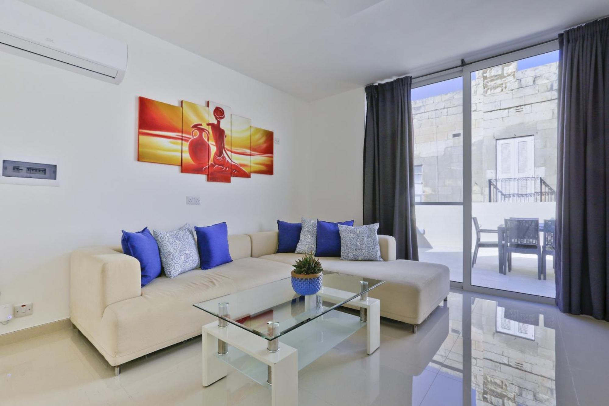 Exquisite 3-Bedroom Duplex Penthouse With Jacuzzi In Valletta Centre Esterno foto